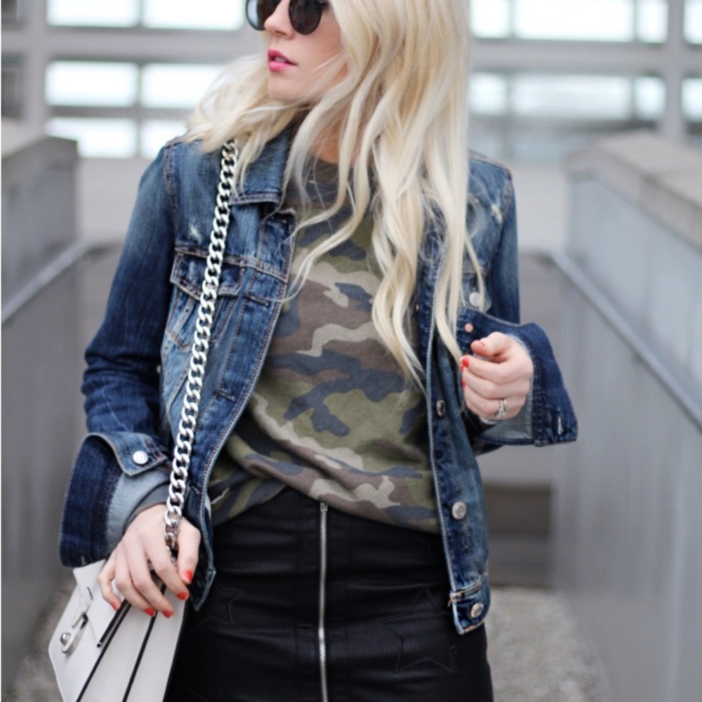 | aeo • camo exposed seam jumper • xs |
